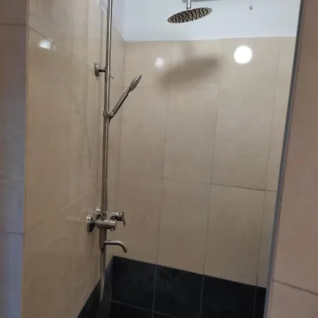 Apartment 2 Bedroom *